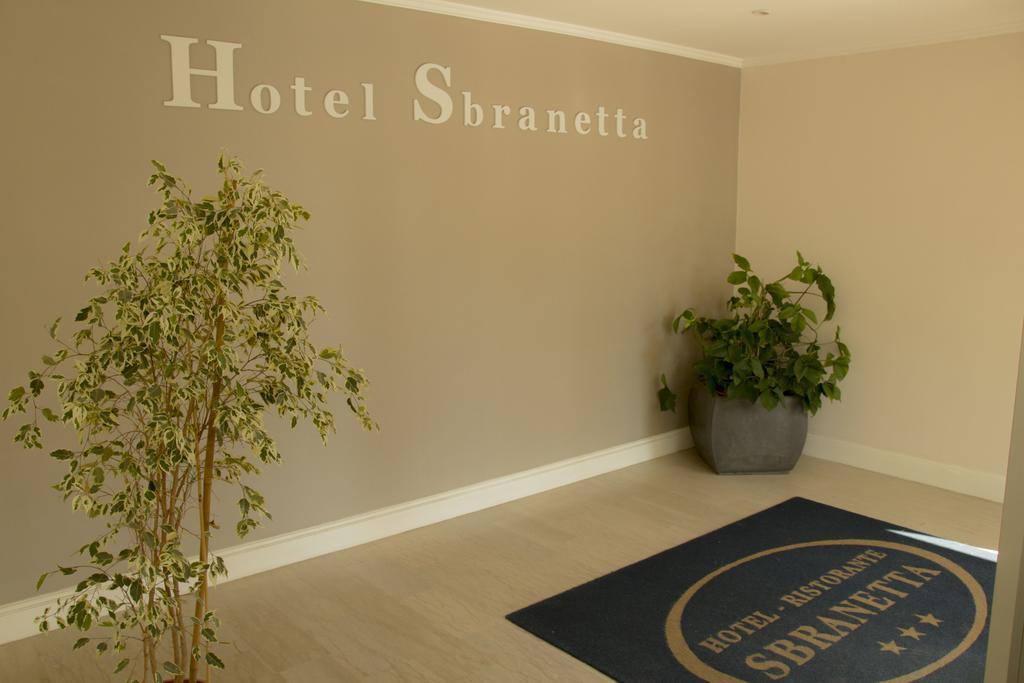 Hotel Ristorante Sbranetta Роццано Экстерьер фото
