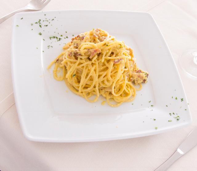 Hotel Ristorante Sbranetta Роццано Экстерьер фото